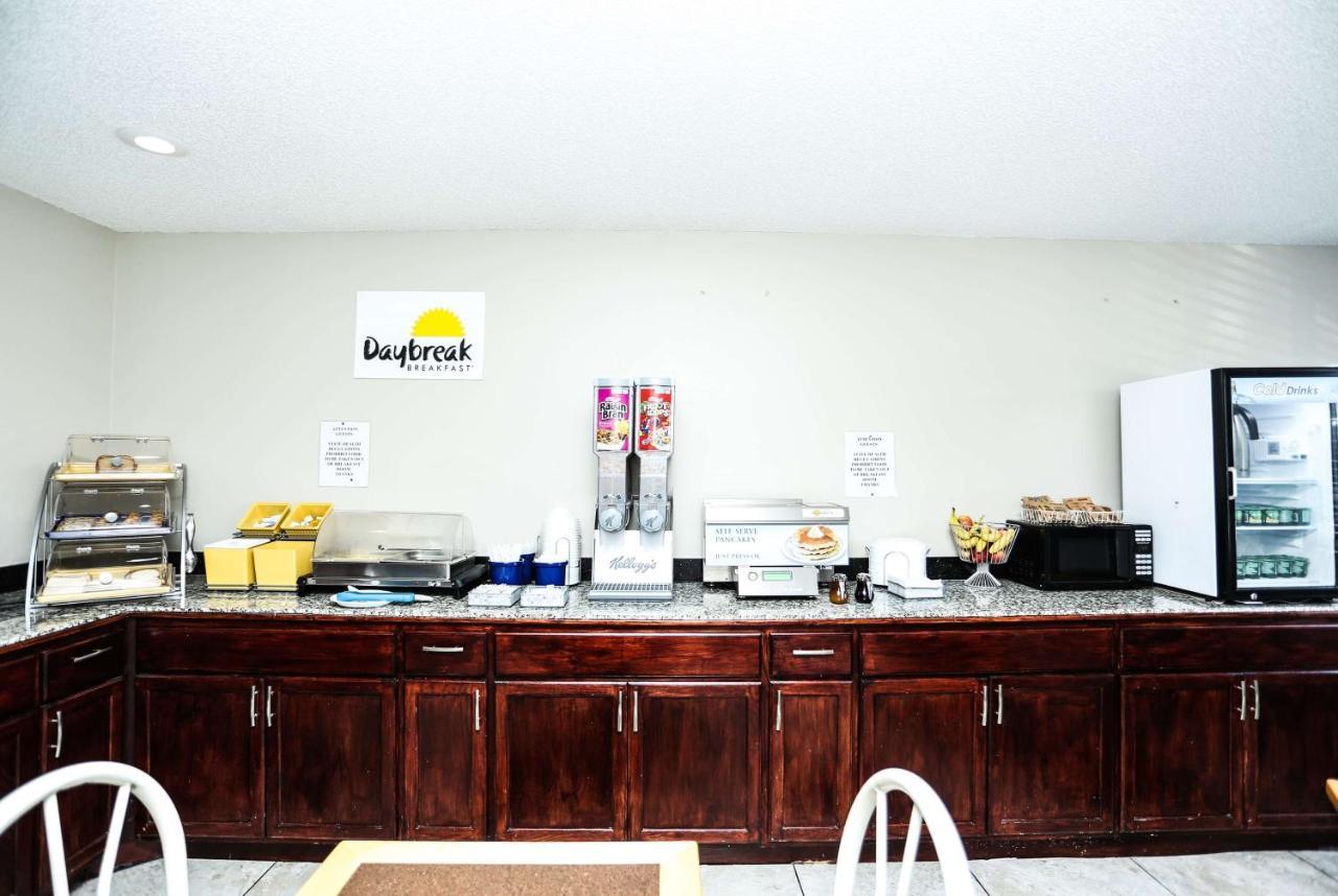 Super 8 By Wyndham Villa Rica Luaran gambar