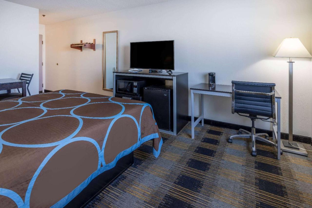Super 8 By Wyndham Villa Rica Luaran gambar