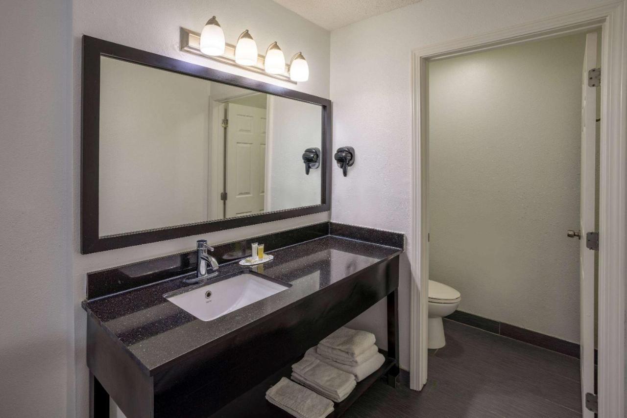 Super 8 By Wyndham Villa Rica Luaran gambar