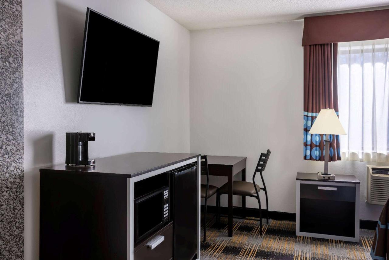 Super 8 By Wyndham Villa Rica Luaran gambar