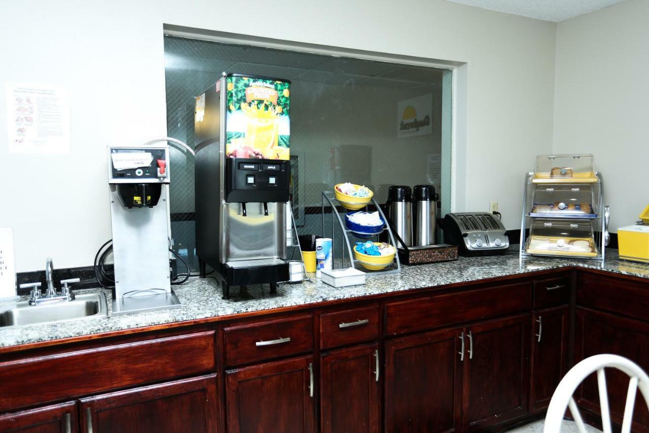 Super 8 By Wyndham Villa Rica Luaran gambar