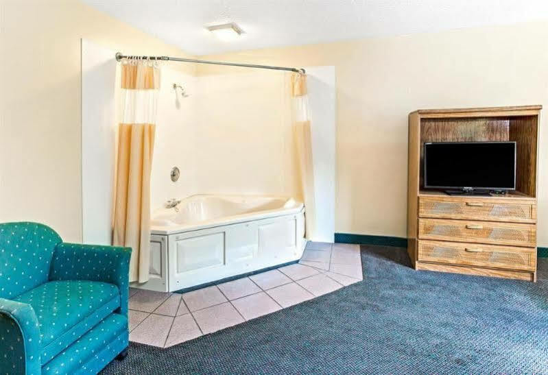 Super 8 By Wyndham Villa Rica Luaran gambar