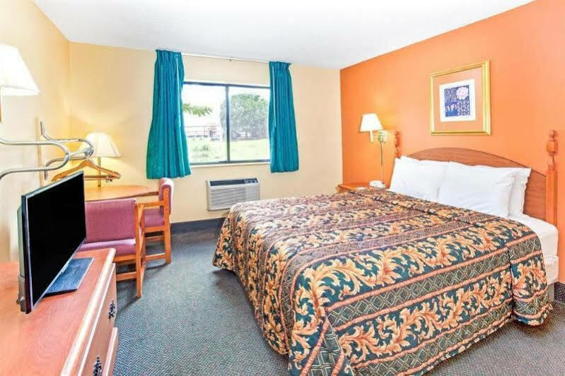 Super 8 By Wyndham Villa Rica Luaran gambar